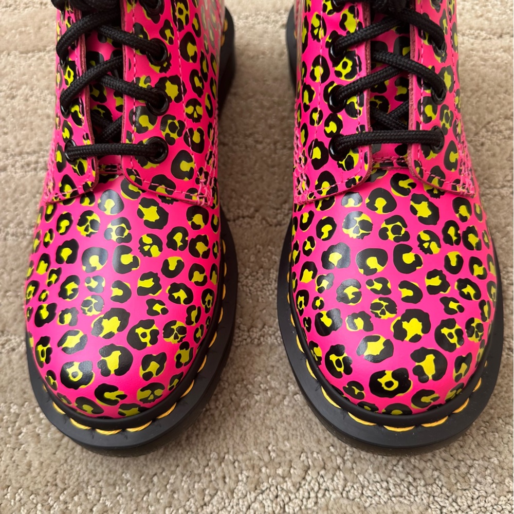 Dr. Martens 1460 Water Repellent Pink Leopard Patent Leather Combat Boots 6 NIB - Picture 8 of 14